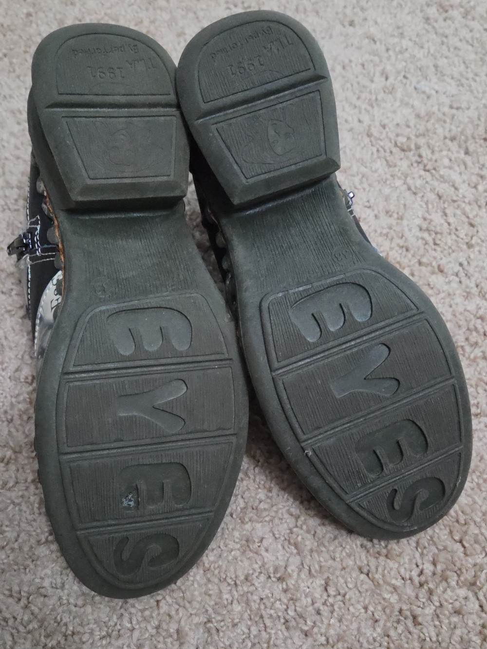 Women's Casual Ankle Booties in Black and Gray - Picture 4 of 6